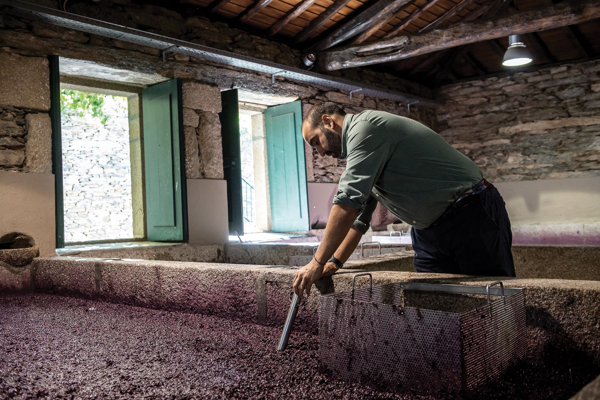 winemaker-ricardo-pinto-nunes-at-quinta-da-gricha-min
